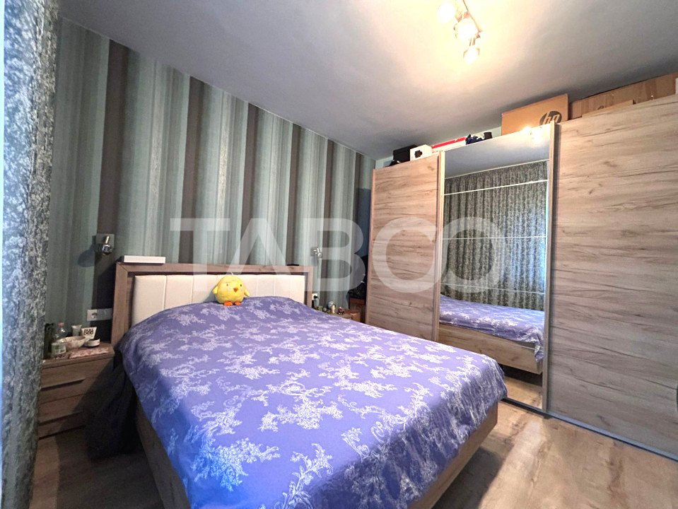 Apartament de vanzare cu 3 camere 2 bai 2 balcoane pivnita si parcare