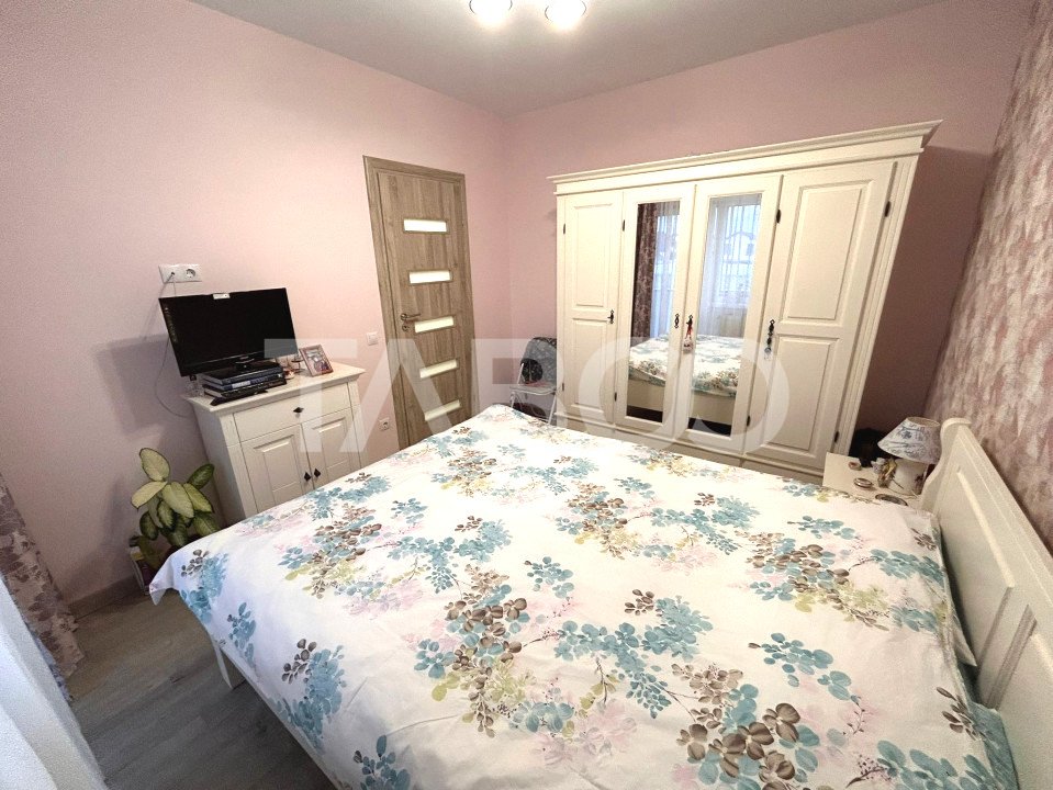 Apartament de vanzare cu 3 camere 2 bai 2 balcoane pivnita si parcare