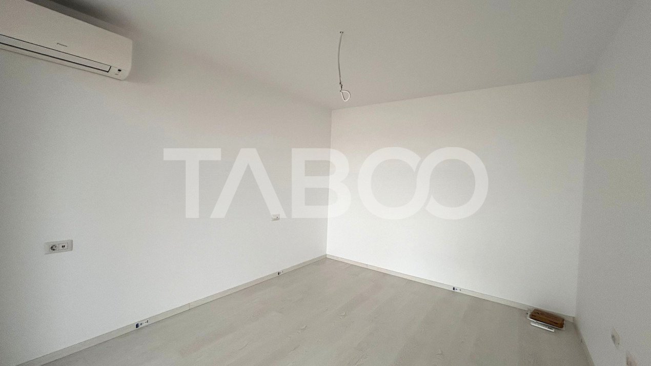 Apartament de vanzare cu 3 camere 2 balcoane 2 bai loc parcare Sibiu