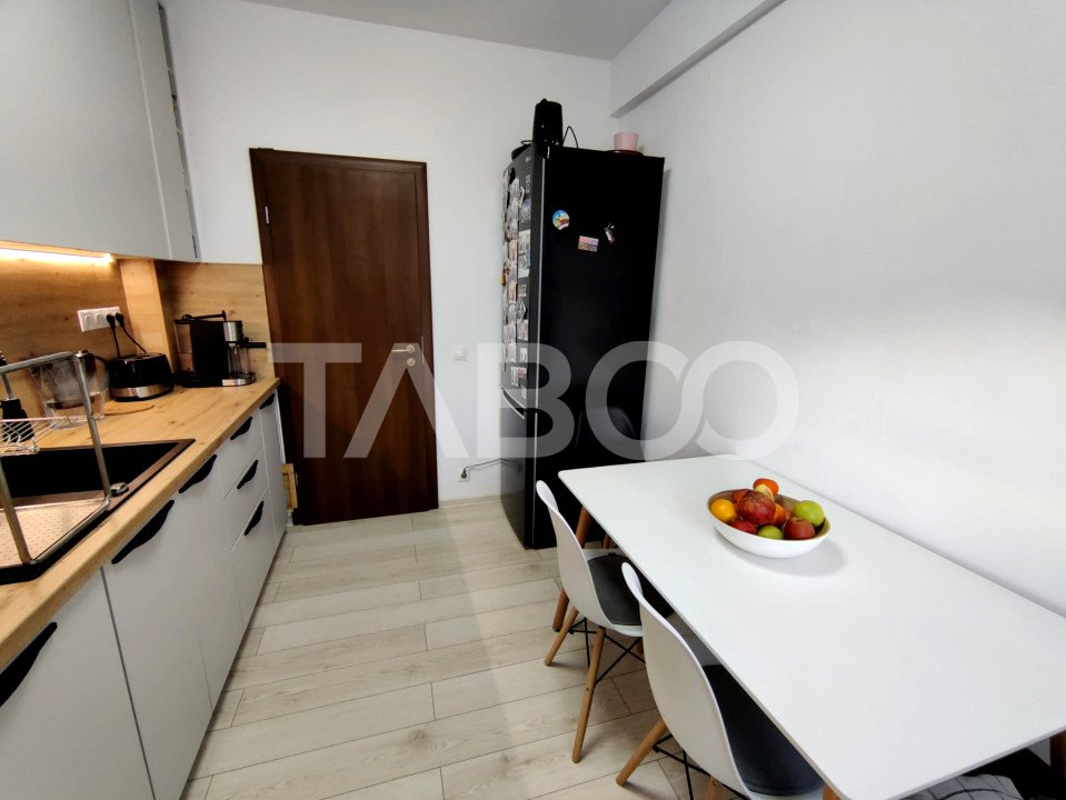 Apartament de vanzare cu 3 camere 87 mpu garaj boxa balcon in Sibiu