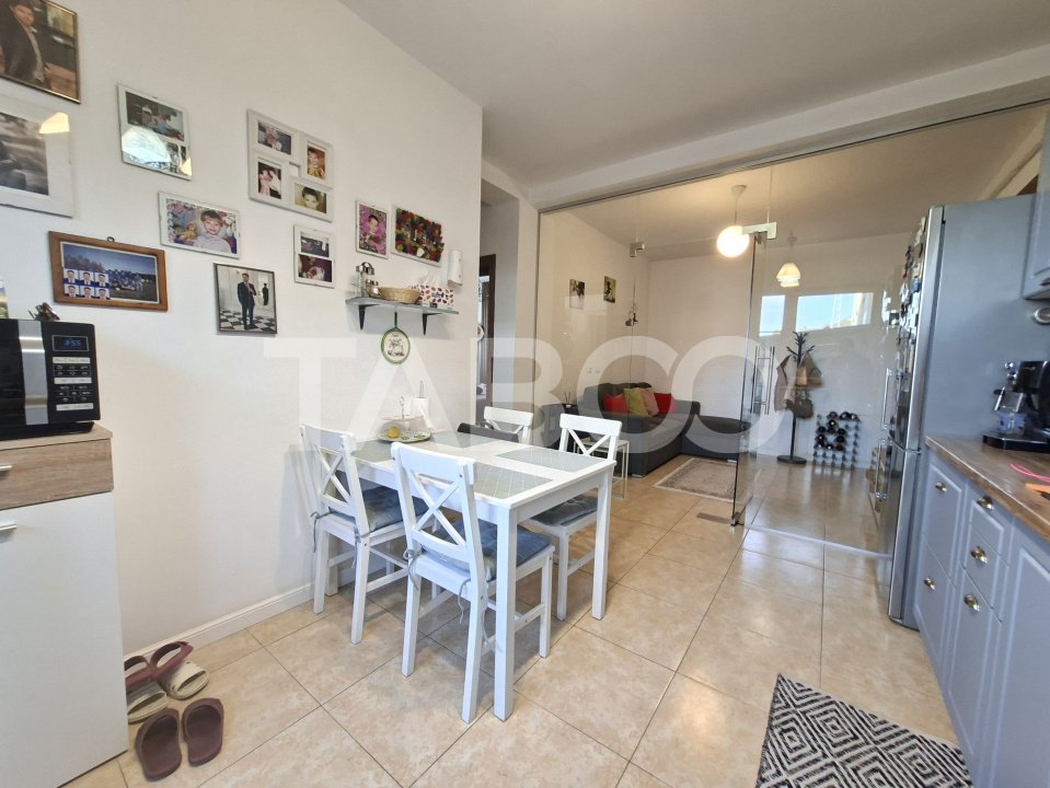 Apartament de vanzare cu 3 camere cu gradina de 85 mp si 2 parcari
