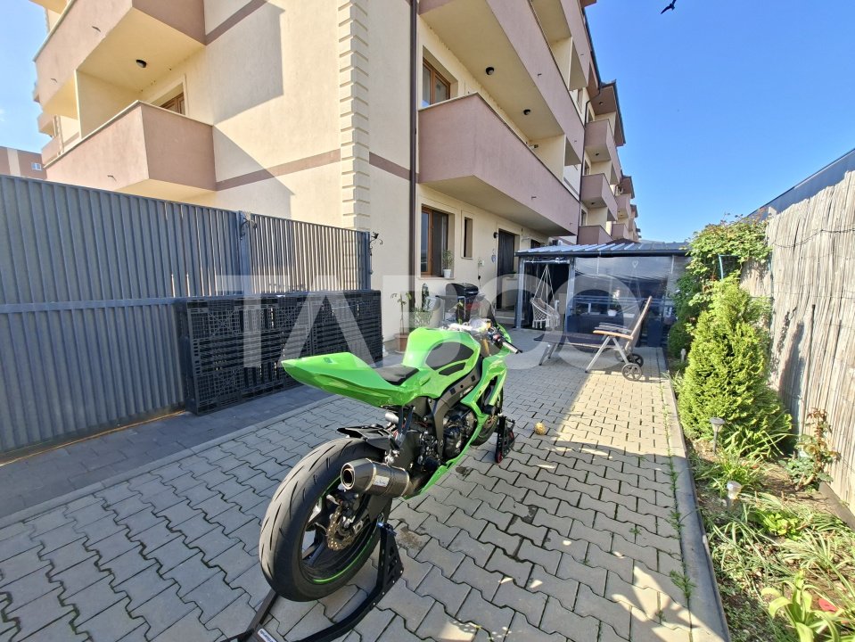 Apartament de vanzare cu 3 camere cu gradina de 85 mp si 2 parcari