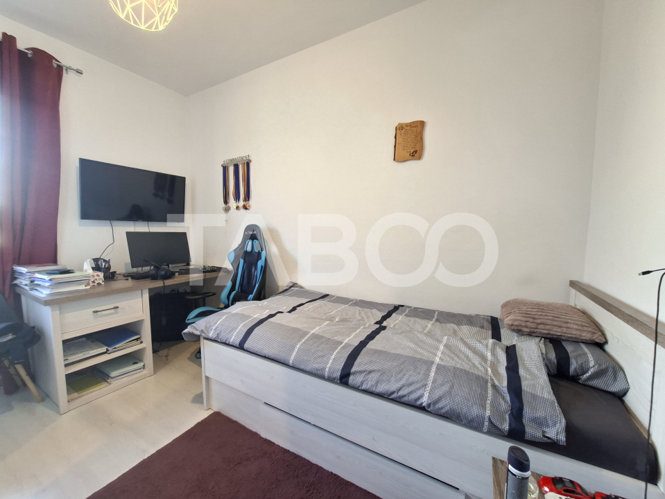 Apartament de vanzare cu 3 camere cu gradina de 85 mp si 2 parcari