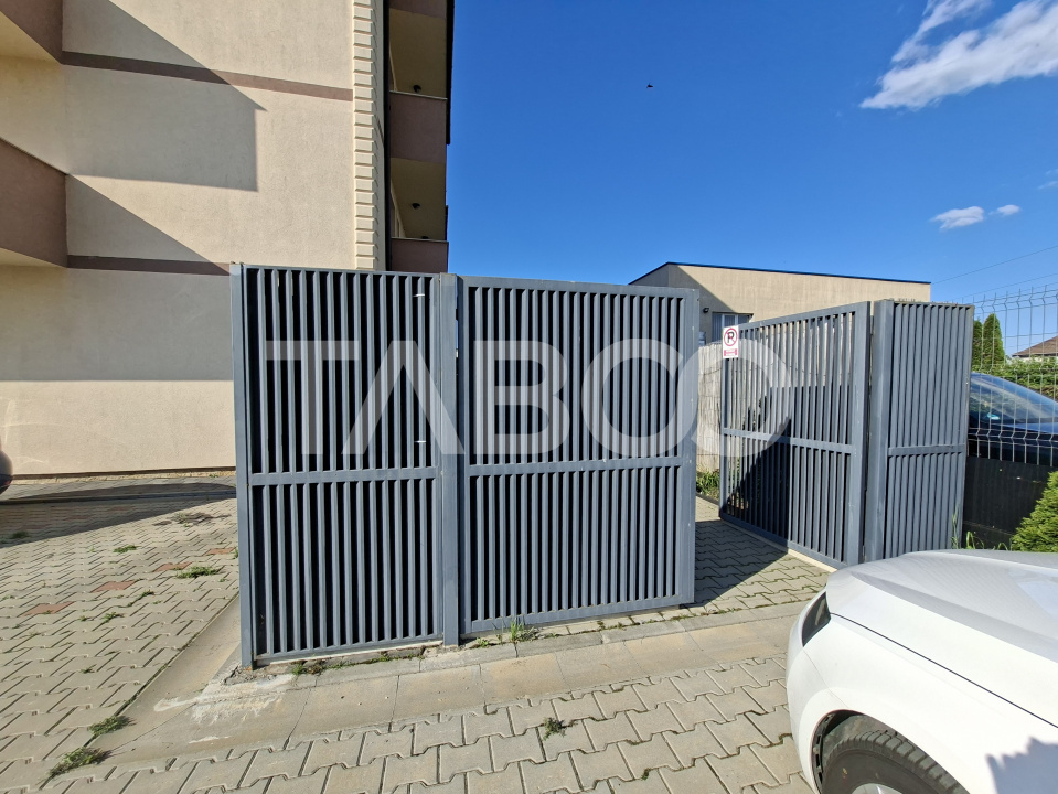 Apartament de vanzare cu 3 camere cu gradina de 85 mp si 2 parcari