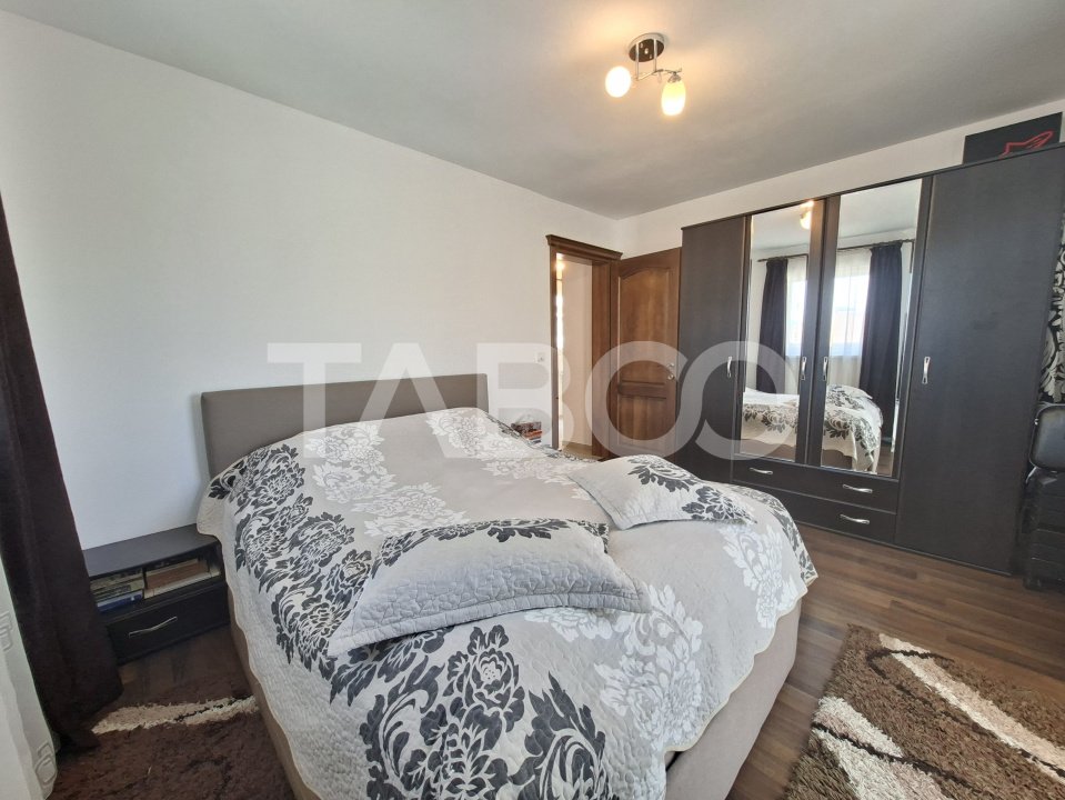 Apartament de vanzare cu 3 camere etaj 1 balcon in bloc nou Central