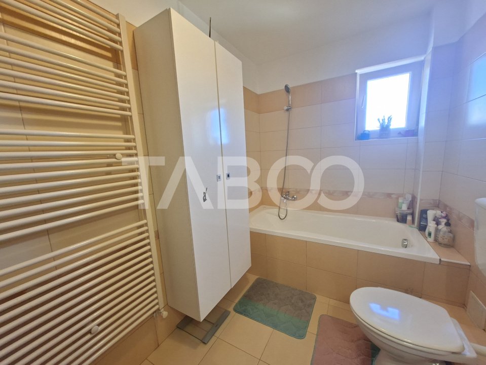 Apartament de vanzare cu 3 camere etaj 1 balcon in bloc nou Central