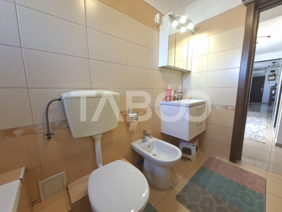 Apartament de vanzare cu 3 camere etaj 1 balcon in bloc nou Central