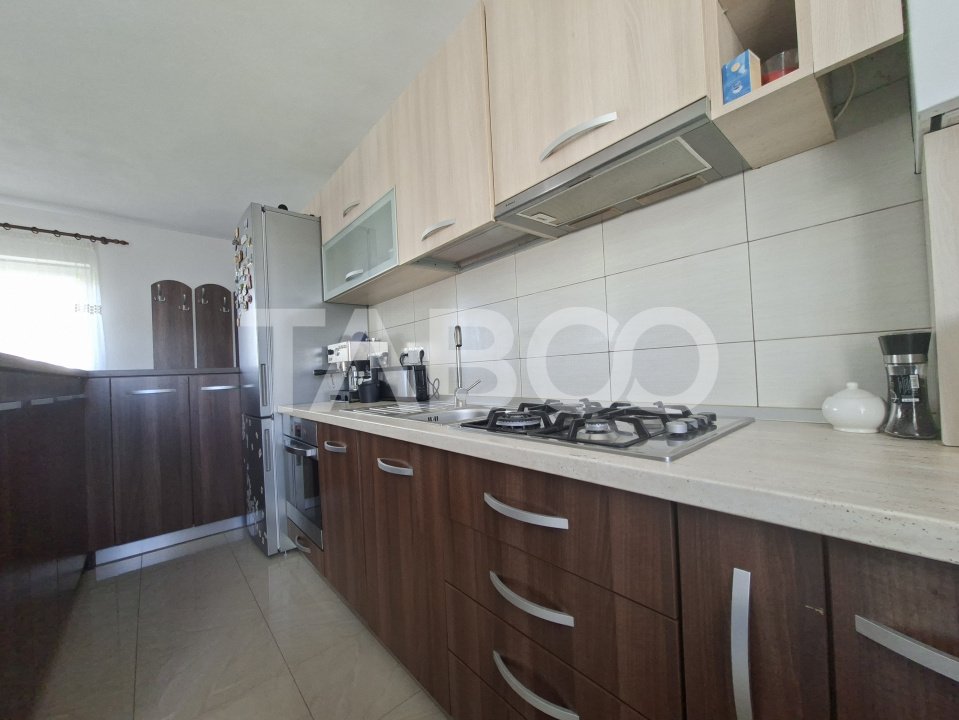 Apartament de vanzare cu 3 camere etaj 1 balcon in bloc nou Central