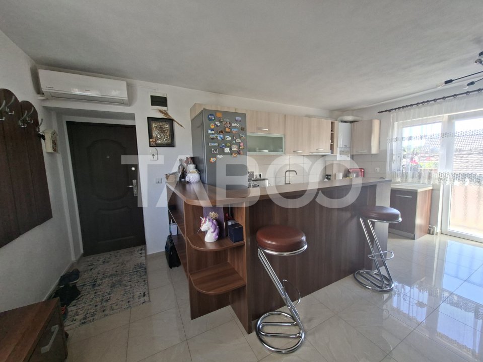 Apartament de vanzare cu 3 camere etaj 1 balcon in bloc nou Central