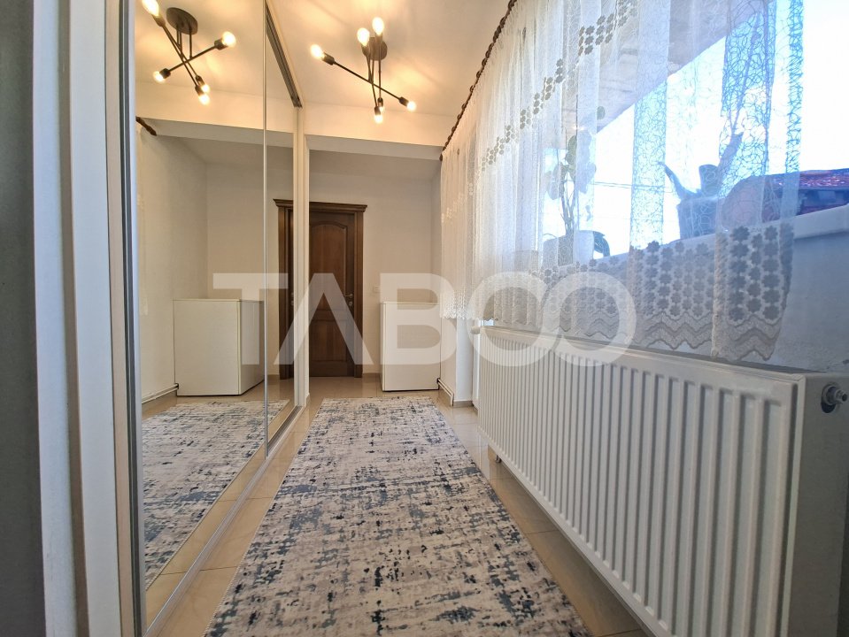 Apartament de vanzare cu 3 camere etaj 1 balcon in bloc nou Central