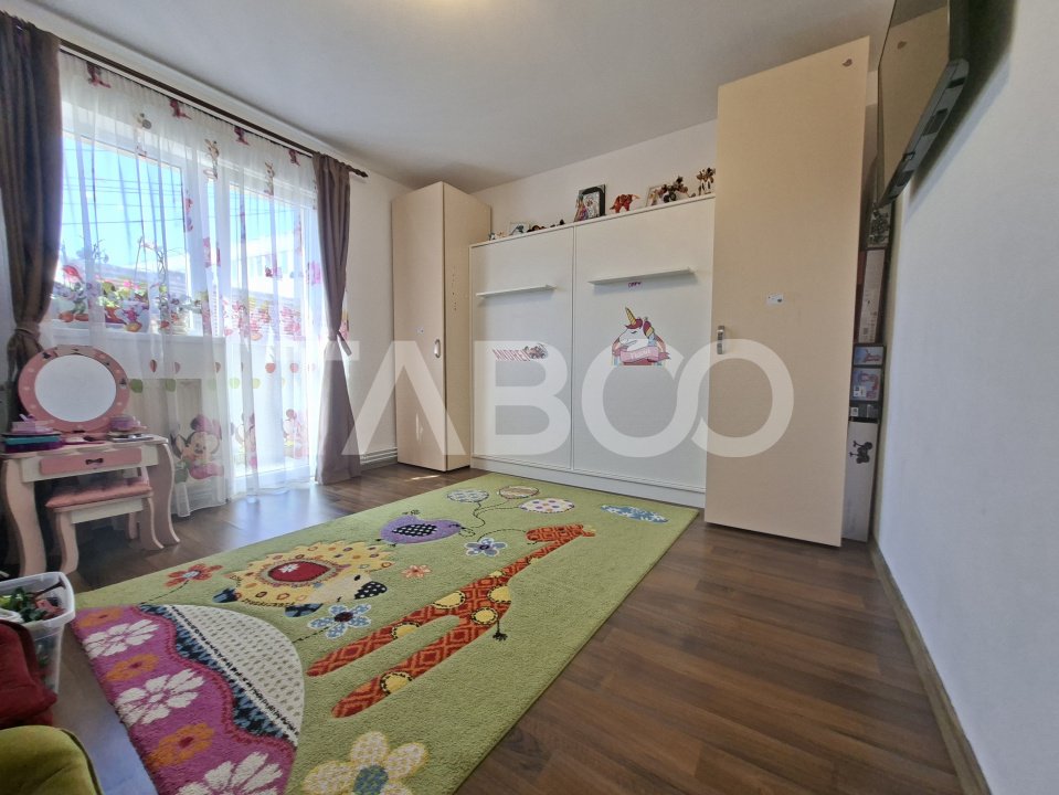Apartament de vanzare cu 3 camere etaj 1 balcon in bloc nou Central