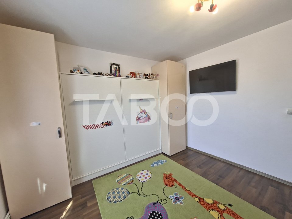 Apartament de vanzare cu 3 camere etaj 1 balcon in bloc nou Central