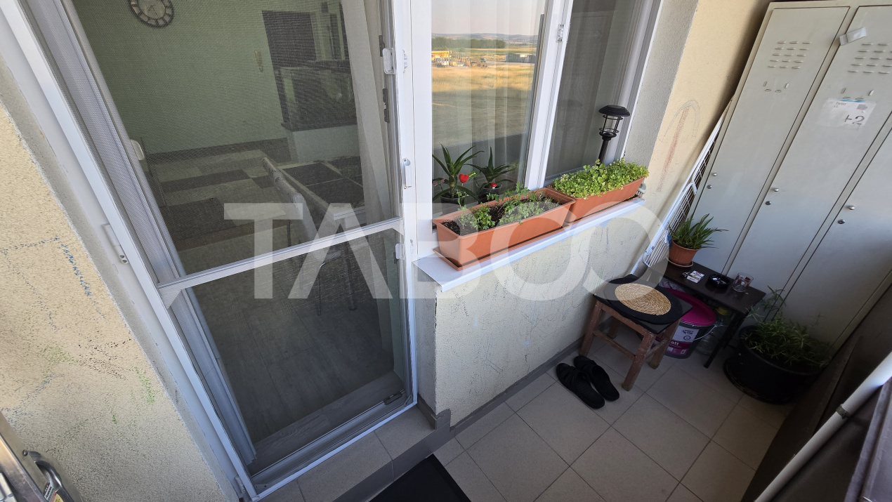 Apartament de vanzare cu 3 camere etaj intermediar Calea Surii Mici