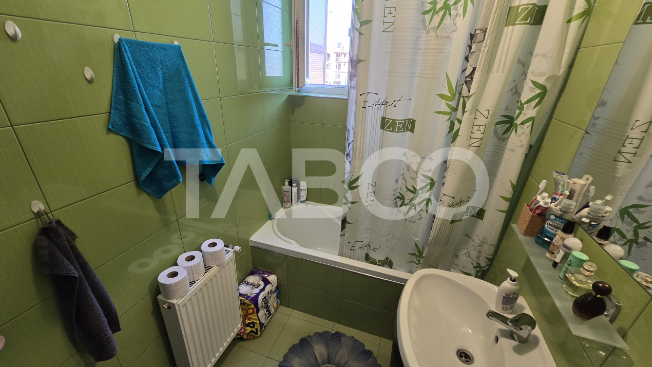 Apartament de vanzare cu 3 camere etaj intermediar Calea Surii Mici