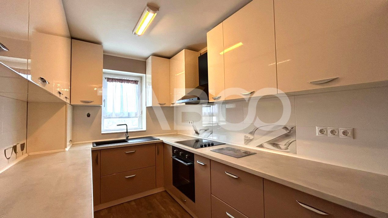 Apartament de vanzare cu 3 camere loc de parcare 2 bai balcon in Sibiu