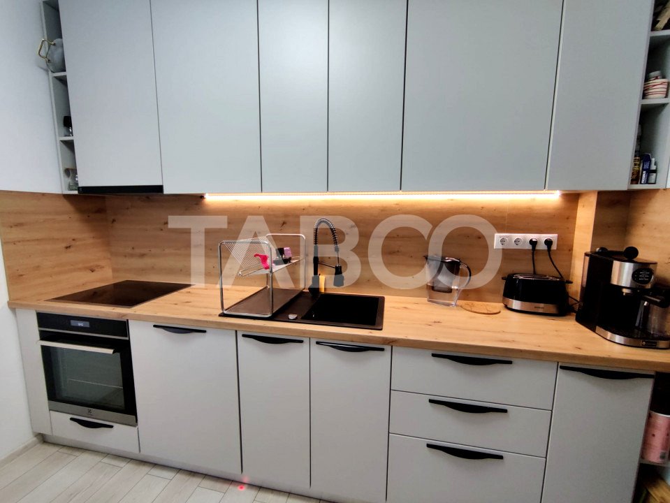 Apartament de vanzare cu  3 camere loc parcare boxa si balcon in Sibiu