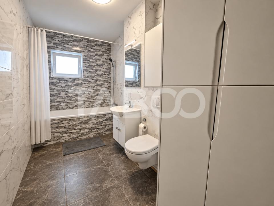 Apartament de vanzare cu 3 camere si balcon Kogalniceanu
