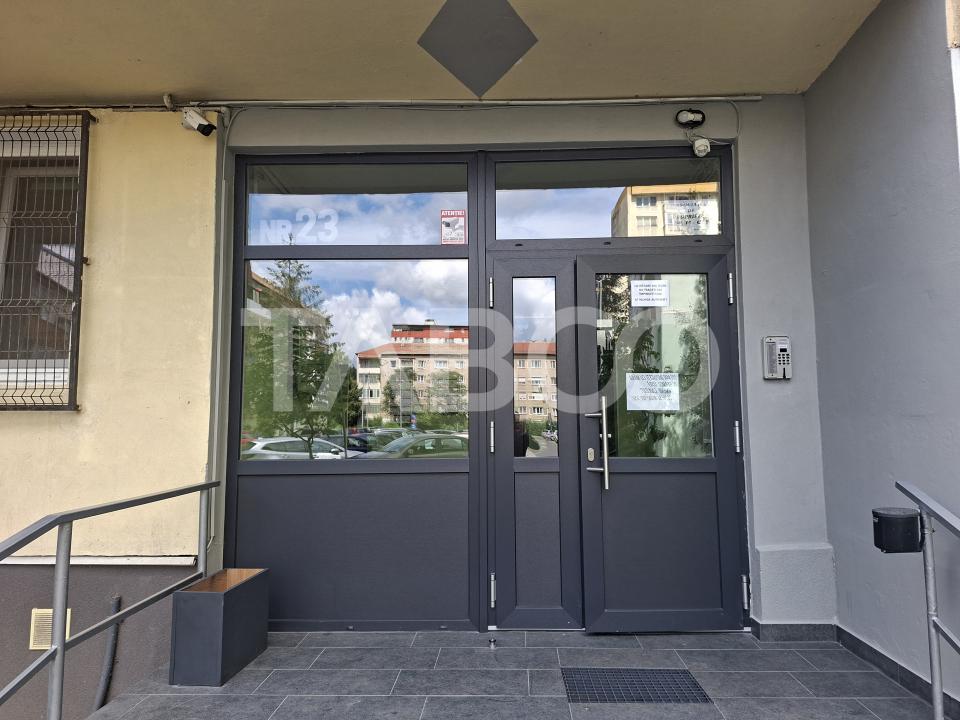 Apartament de vanzare cu 3 camere si balcon Mihai Viteazul numarul 23