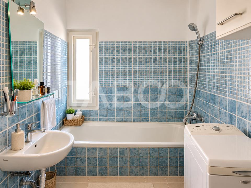 Apartament de vanzare cu 3 camere si balcon zona Mihai Viteazul