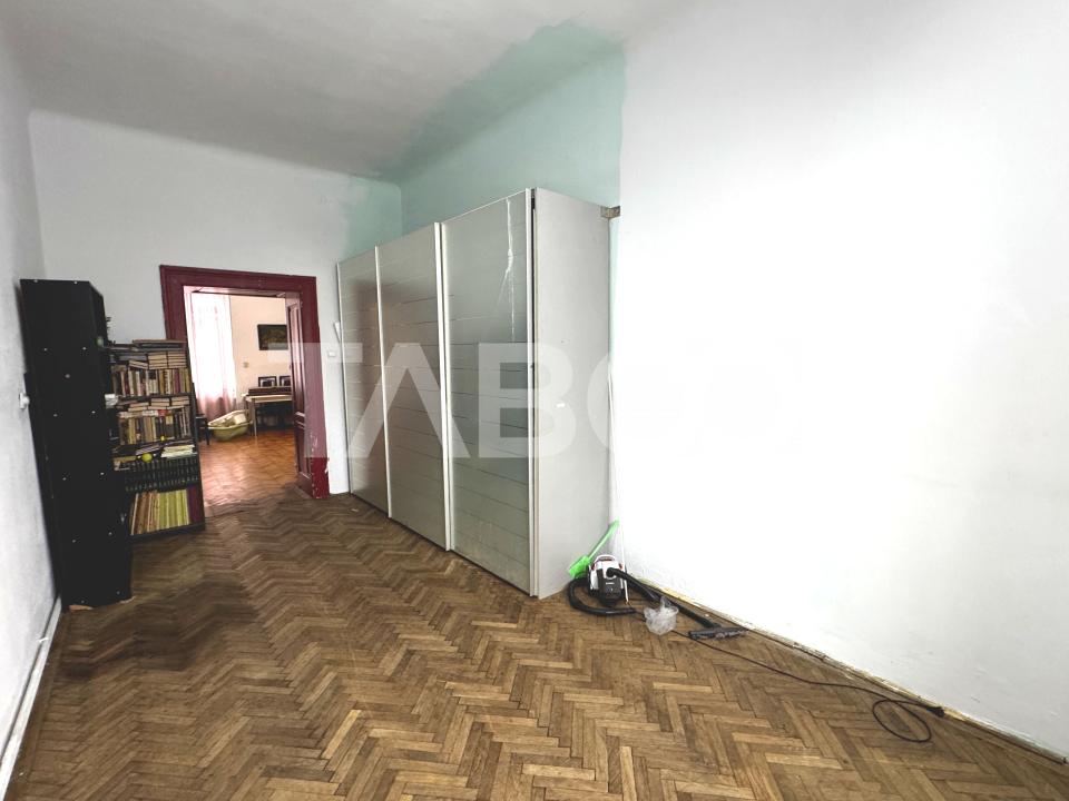 Apartament de vanzare cu 4 camere 2 bai 109 mp Centrul Istoric Sibiu