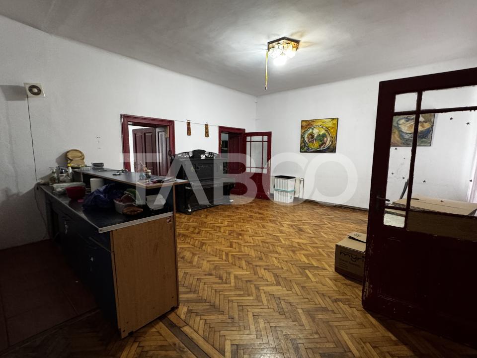 Apartament de vanzare cu 4 camere 2 bai 109 mp Centrul Istoric Sibiu