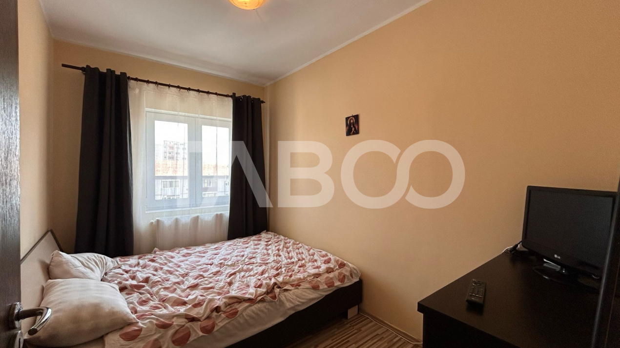 Apartament de vanzare cu 4 camere 90 mpu cu balcon zona Vasile Aaron 