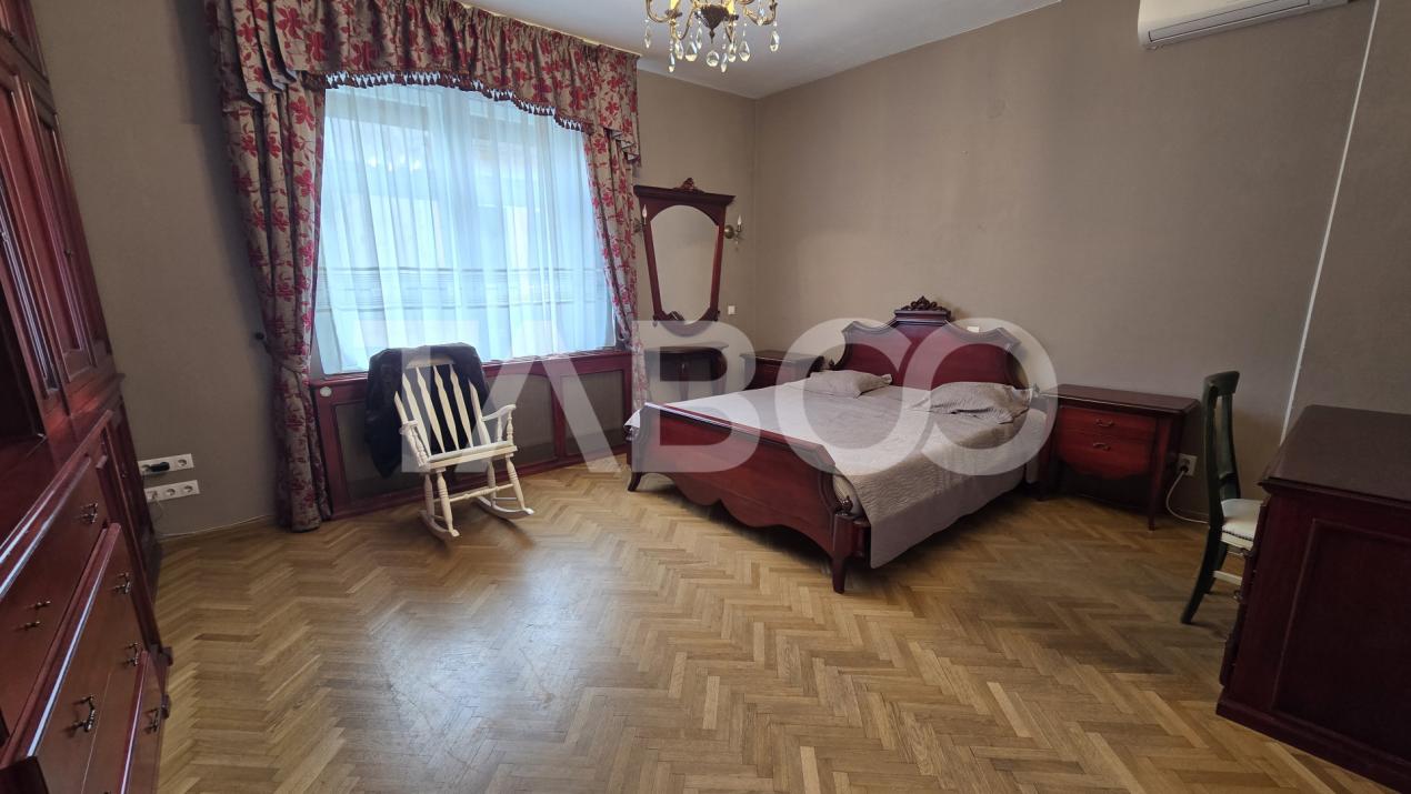 Apartament de vanzare de 86mp cu 3 camere acces auto in zona Centrala