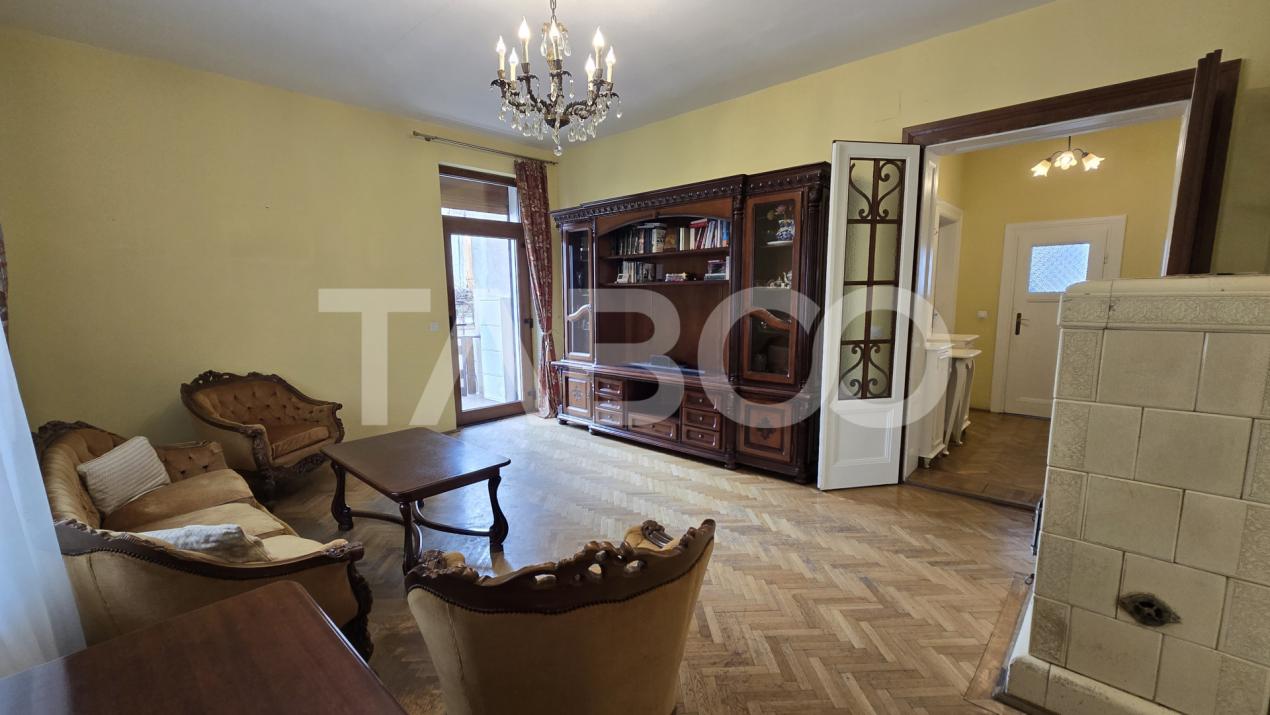Apartament de vanzare de 86mp cu 3 camere acces auto in zona Centrala