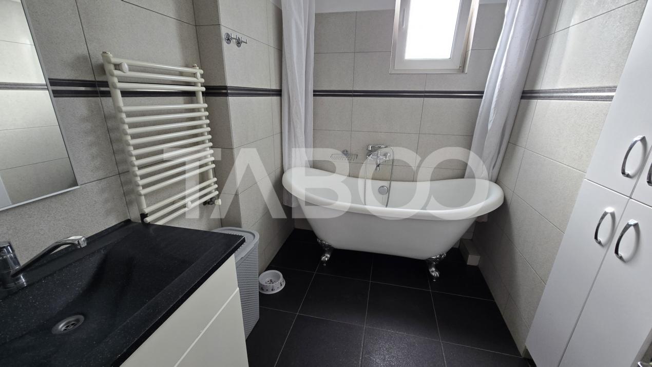 Apartament de vanzare de 86mp cu 3 camere acces auto in zona Centrala