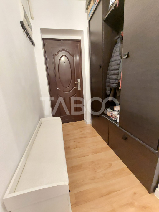 Apartament de vanzare decomandat 2 camere balcon parcare Terezian