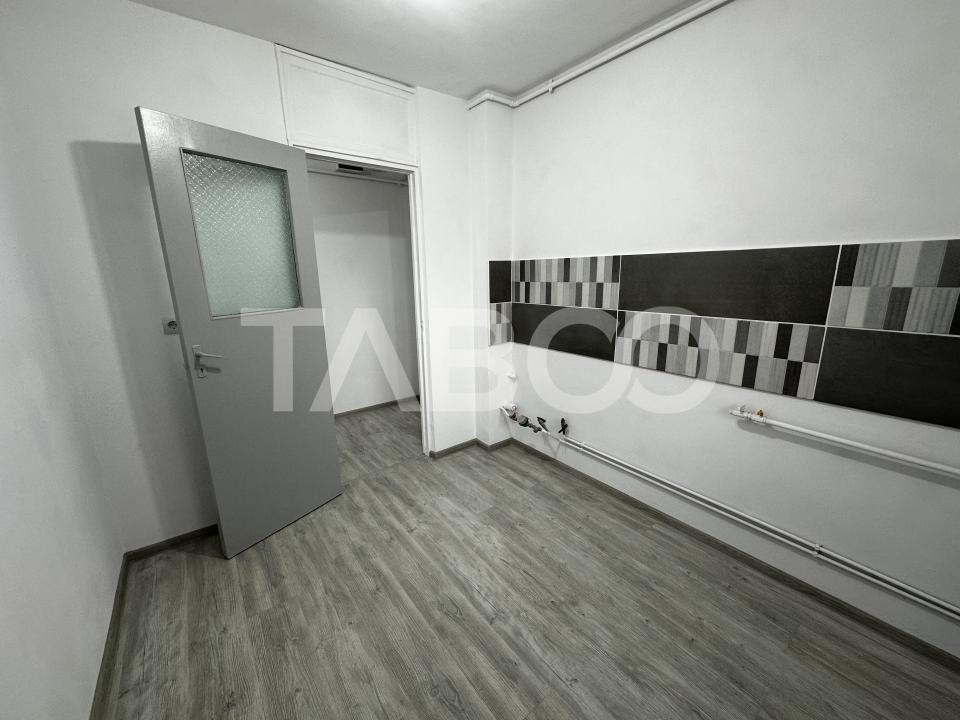 Apartament de vanzare decomandat 2 camere etaj 1 Vasile Aaron