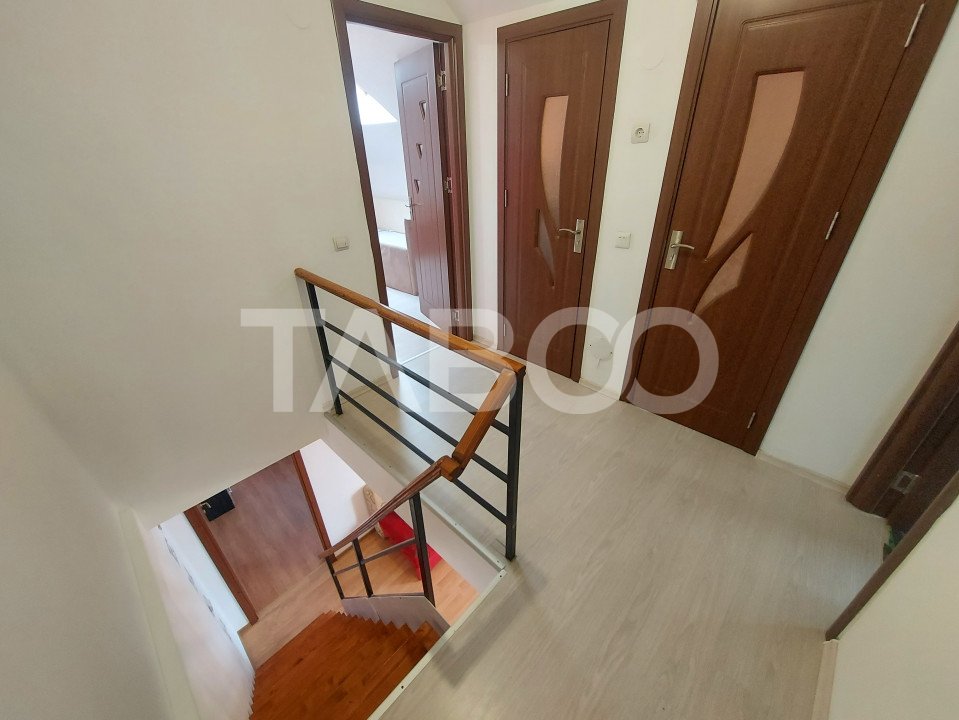 Apartament de vanzare decomandat 4 camere 2 bai zona Mihai Viteazu