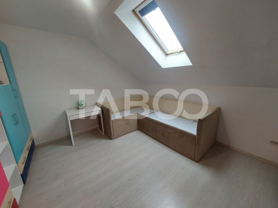 Apartament de vanzare decomandat 4 camere 2 bai zona Mihai Viteazu