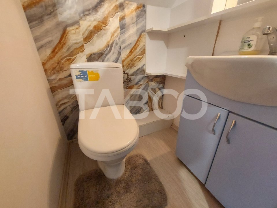 Apartament de vanzare decomandat 4 camere 2 bai zona Mihai Viteazu