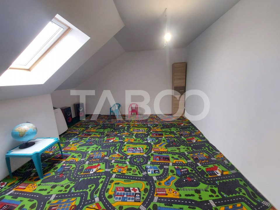 Apartament de vanzare decomandat 4 camere 2 bai zona Mihai Viteazu