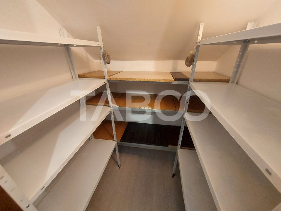 Apartament de vanzare decomandat 4 camere 2 bai zona Mihai Viteazu