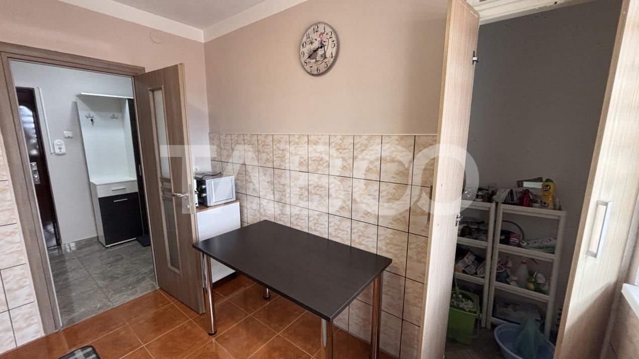Apartament de vanzare decomandat 56mpu + pivnita zona Terezian