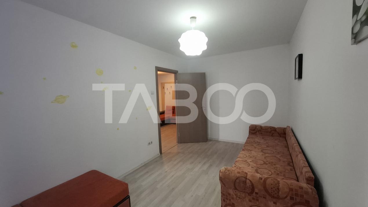 Apartament de vanzare decomandat 77 mpu 3 camere zona Rahovei Ciresica