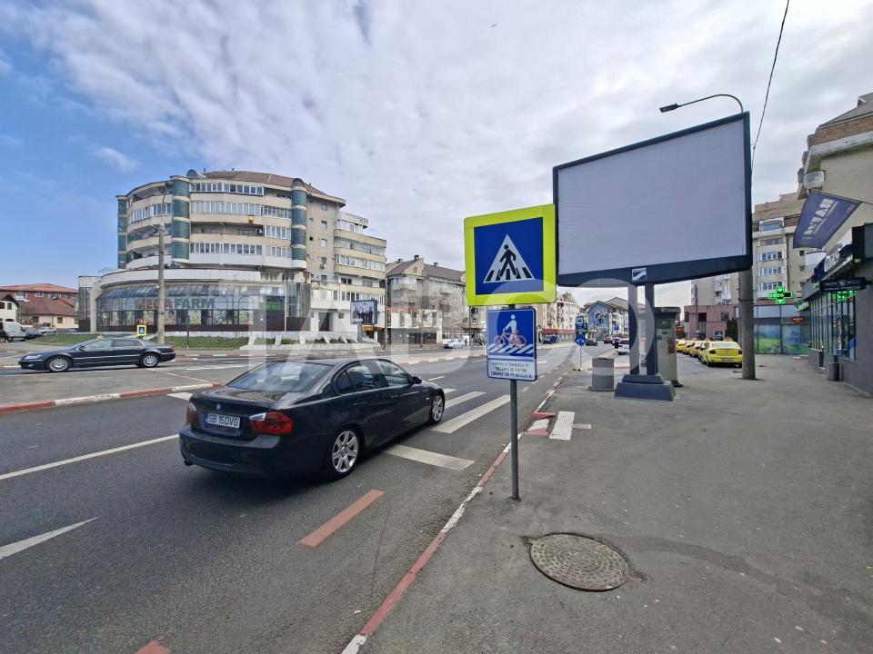 Apartament de vanzare decomandat cu 3 camere balcon etaj 2 in Turnisor