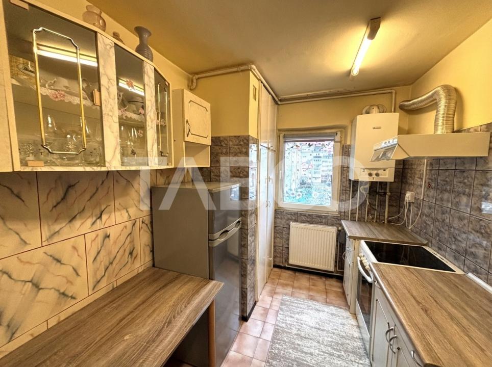 Apartament de vanzare etaj 2 + pivnita 3 camere 55 mpu  Valea Aurie