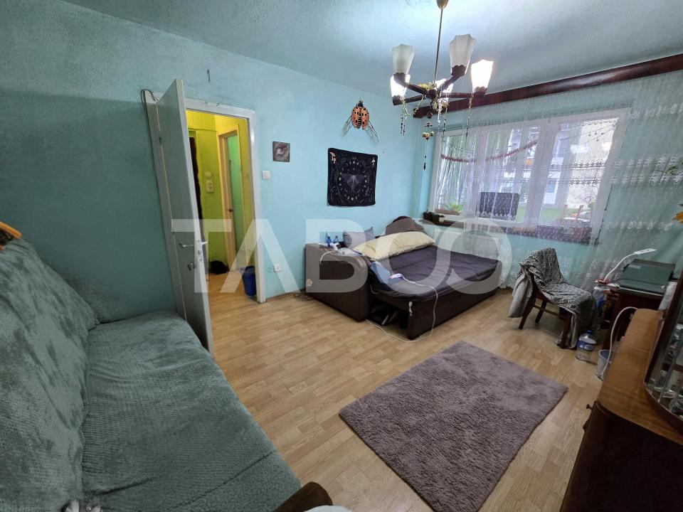 Apartament de vanzare etaj 3 balcon strada Rusciorului Terezian Sibiu 