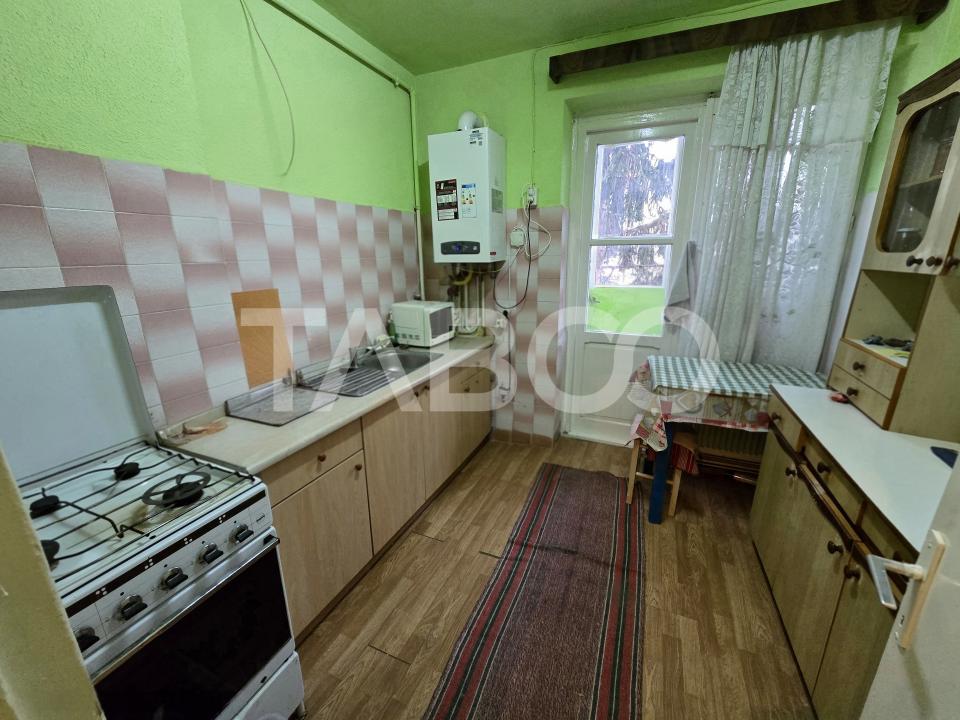 Apartament de vanzare etaj 3 balcon strada Rusciorului Terezian Sibiu 