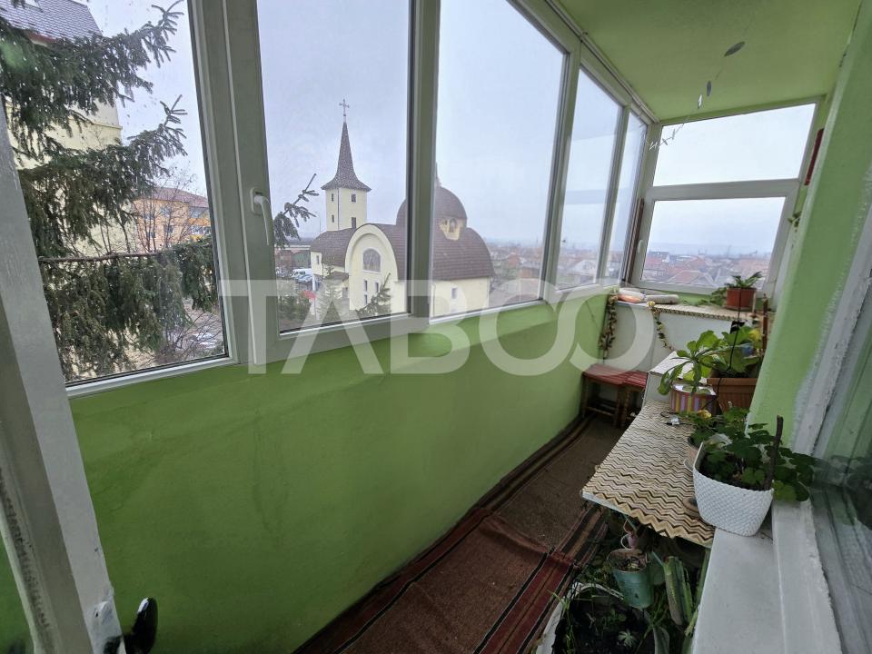 Apartament de vanzare etaj 3 balcon strada Rusciorului Terezian Sibiu 