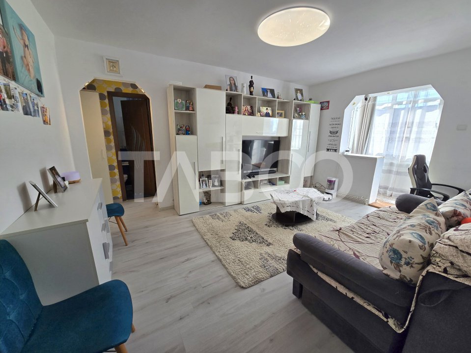 Apartament de vanzare etaj intermediar 3 si pivnita Vasile Aaron Sibiu