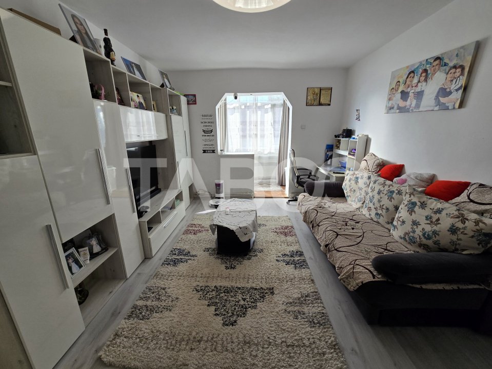 Apartament de vanzare etaj intermediar 3 si pivnita Vasile Aaron Sibiu