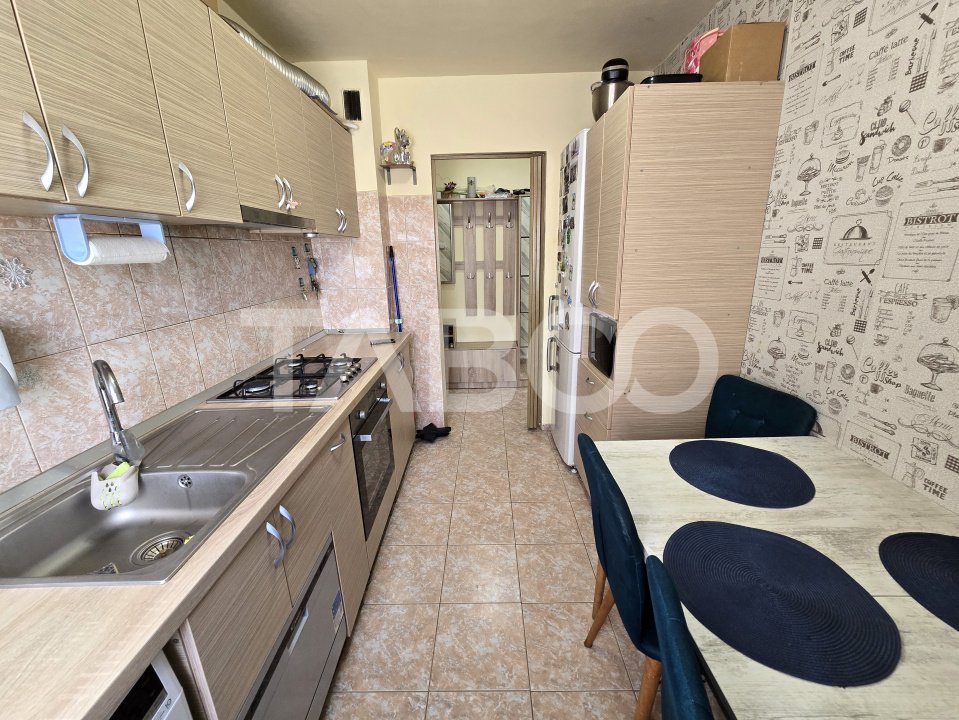 Apartament de vanzare etaj intermediar 3 si pivnita Vasile Aaron Sibiu