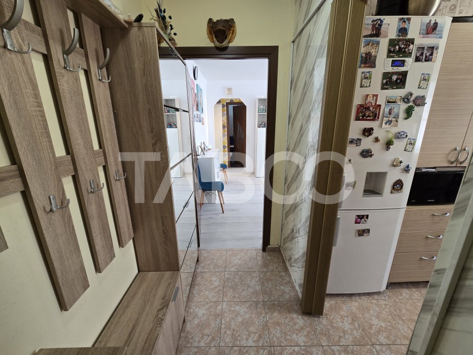 Apartament de vanzare etaj intermediar 3 si pivnita Vasile Aaron Sibiu