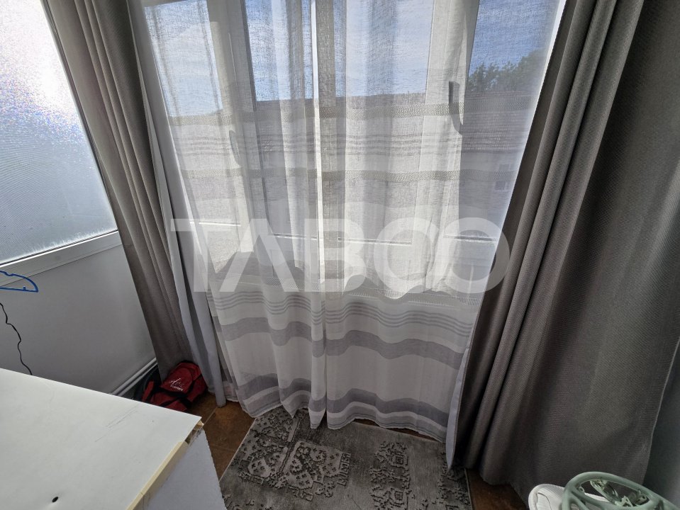 Apartament de vanzare etaj intermediar 3 si pivnita Vasile Aaron Sibiu
