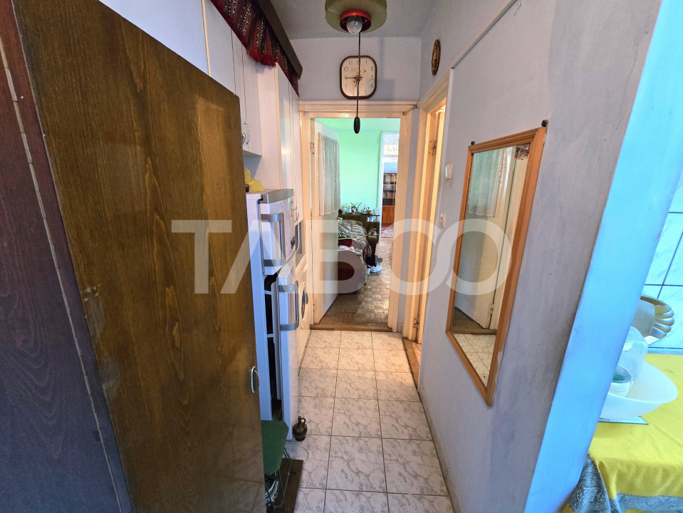 Apartament de vanzare etajul 1 balcon Mihai Viteazu Cedonia Sibiu