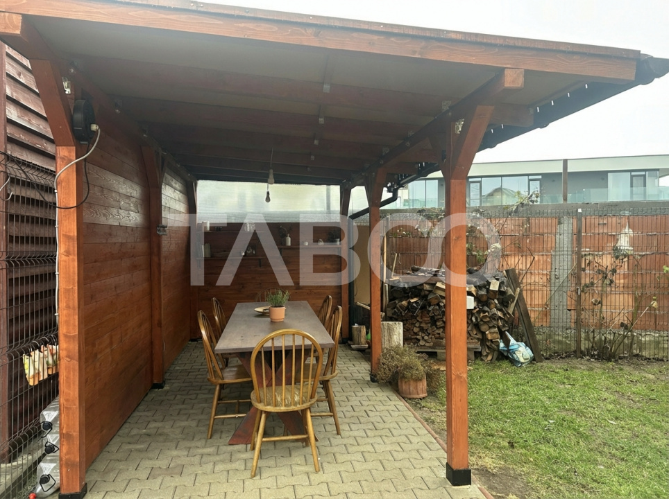 Apartament de vanzare etajul 1 cu 2 camere si curte in zona Selimbar